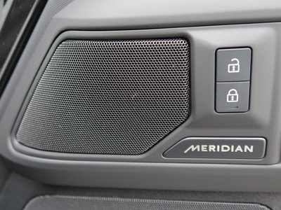 2025 LAND Rover DEFENDER — миниатюра 18