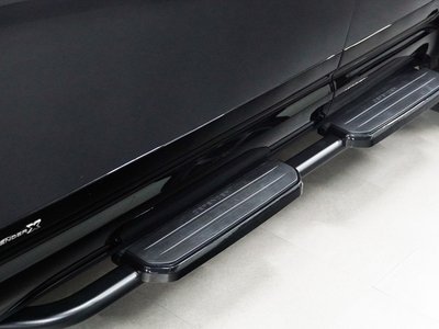 LAND ROVER DEFENDER - 10