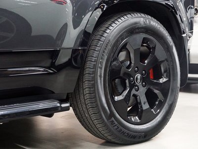 LAND ROVER DEFENDER - 5