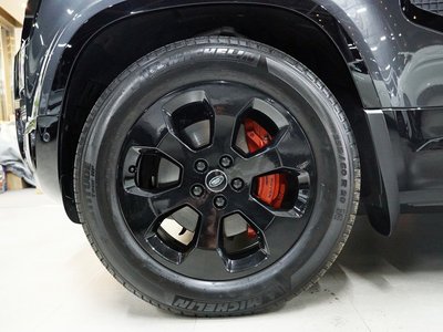 LAND ROVER DEFENDER - 4