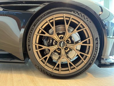 2025 Aston Martin DB12 VOLANTE 照片 14