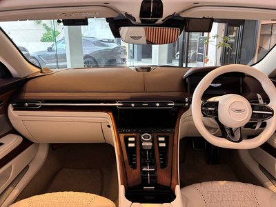 2025 Aston Martin DB12 VOLANTE 照片 15