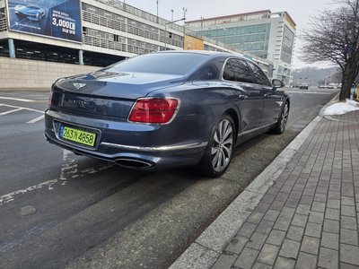 BENTLEY FLYING SPUR - 7
