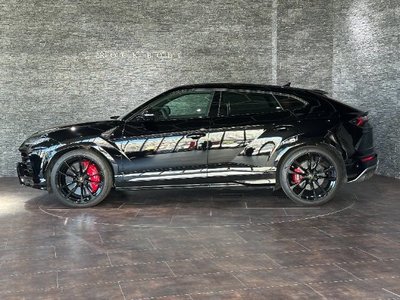 LAMBORGHINI URUS - 6