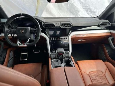 LAMBORGHINI URUS - 10