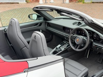صورة مصغرة 63 لـ 2020 Porsche 911