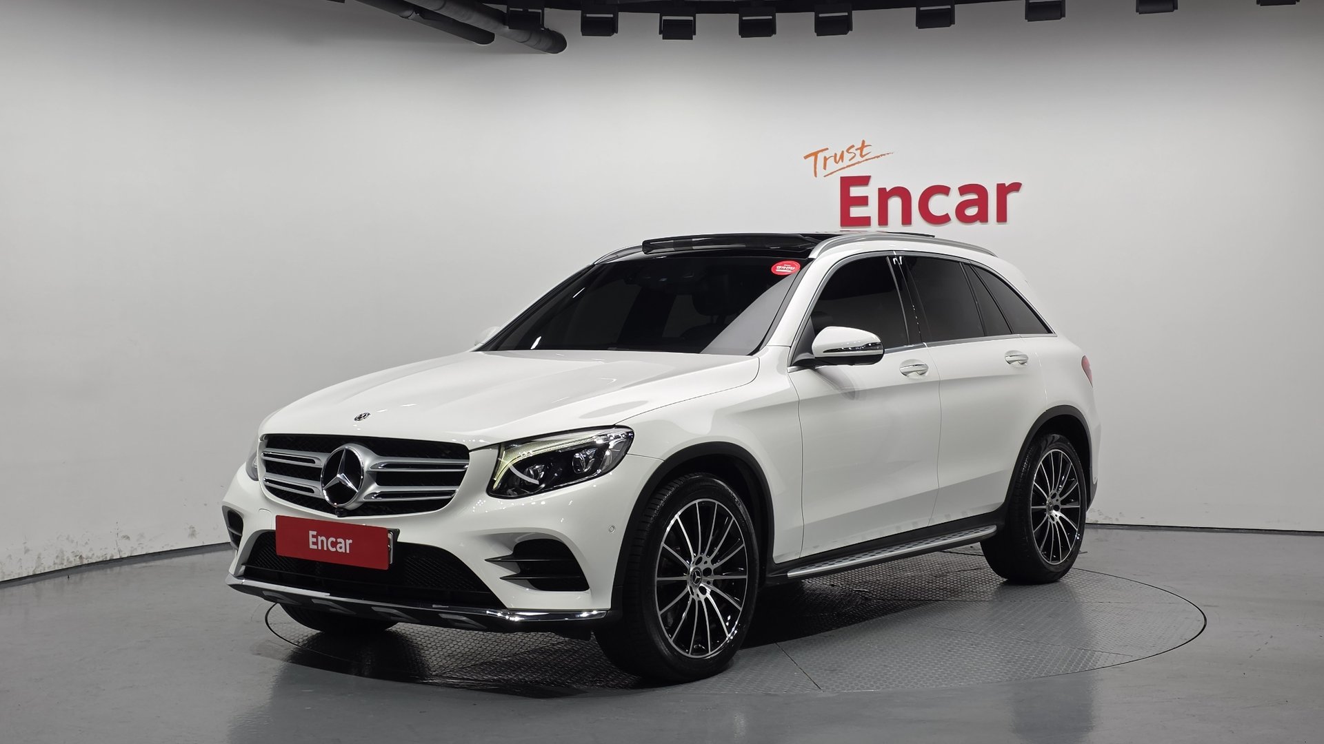 MERCEDES-BENZ GLC - View 1