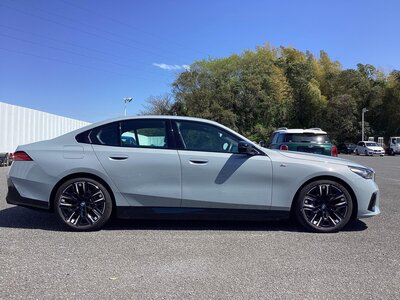 BMW I5 - 5