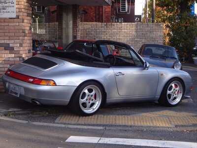 PORSCHE 911 CABRIOLET - 4