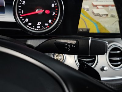 MERCEDES-BENZ E-CLASS - 9