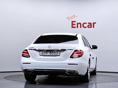 MERCEDES-BENZ E-CLASS - 4