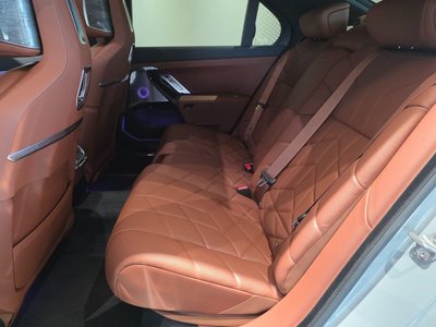 2025 BMW I7 — миниатюра 14