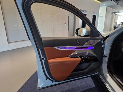 2025 BMW I7 — миниатюра 20
