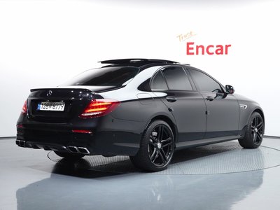 MERCEDES-BENZ E-CLASS - 5