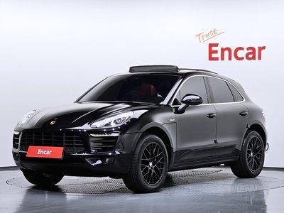 PORSCHE MACAN - 1