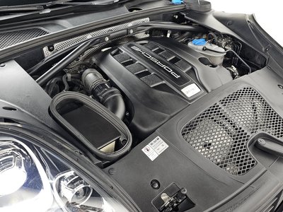 PORSCHE MACAN - 7