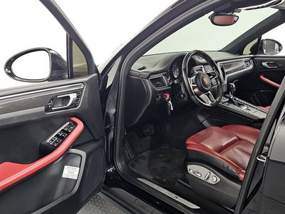 PORSCHE MACAN - 10
