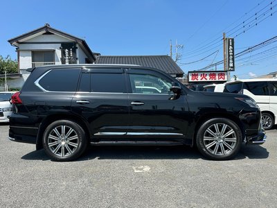 2015 Lexus LX photo 4