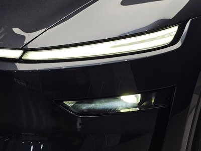2025 Tesla MODEL Y 照片 9