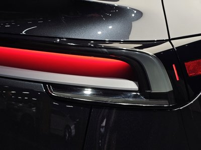 2025 Tesla MODEL Y 照片 10