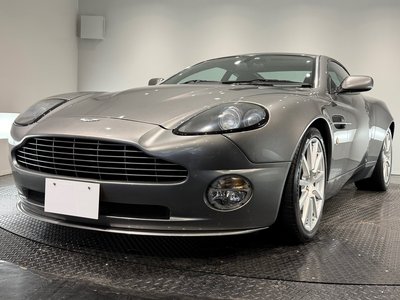 ASTON MARTIN V12 VANQUISH