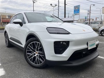 PORSCHE MACAN - 9