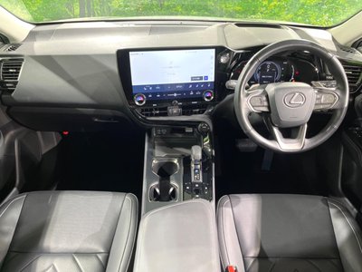 صورة 2 لـ 2023 Lexus NX