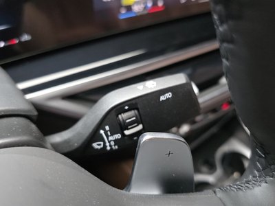 2025 BMW X6 — миниатюра 24