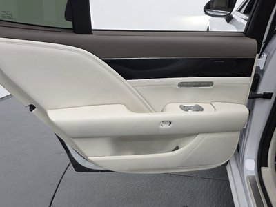 2022 Genesis G90 (RS4) thumbnail 15