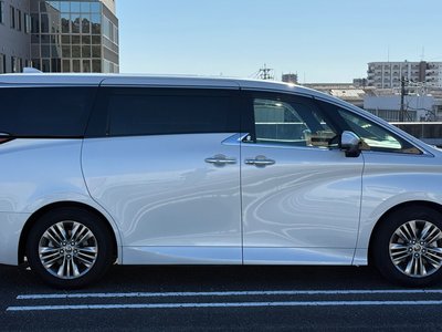 TOYOTA ALPHARD - 3