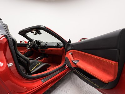 صورة مصغرة 30 لـ 2016 Ferrari 488 SPIDER