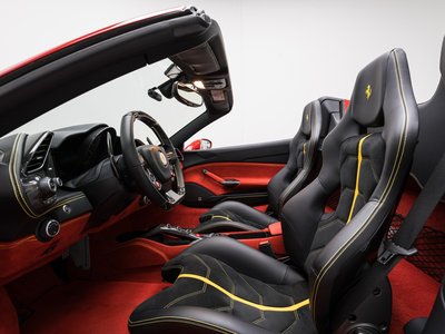 صورة 5 لـ 2016 FERRARI 488 SPIDER