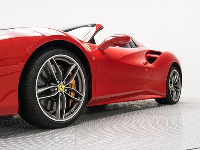 صورة مصغرة 29 لـ 2016 Ferrari 488 SPIDER