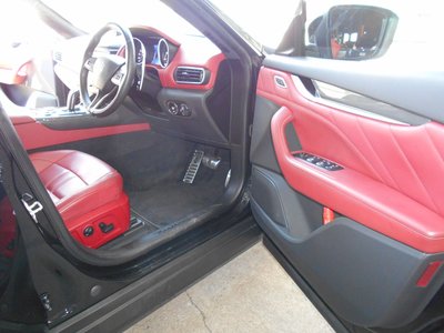 صورة 3 لـ 2020 Maserati LEVANTE