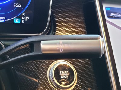 MERCEDES-BENZ EQS - 9