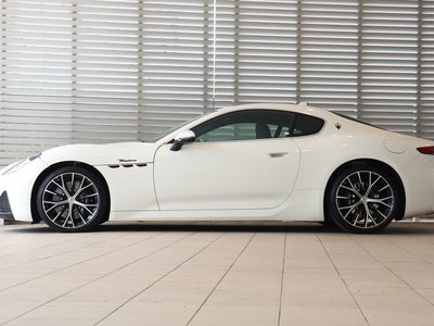 MASERATI GRANTURISMO - 6