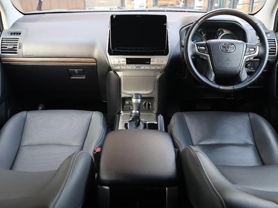 TOYOTA LAND CRUISER PRADO - 9