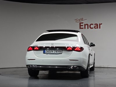 صورة 4 لـ 2025 Mercedes-BENZ E-CLASS