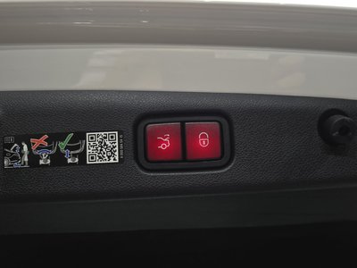 صورة مصغرة 26 لـ 2025 Mercedes-BENZ E-CLASS