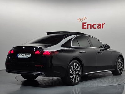 2024 Mercedes-BENZ E-CLASS photo 4