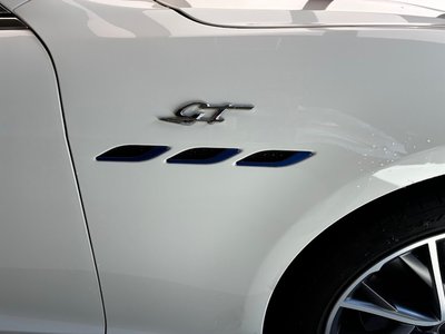 صورة 9 لـ 2023 Maserati GHIBLI