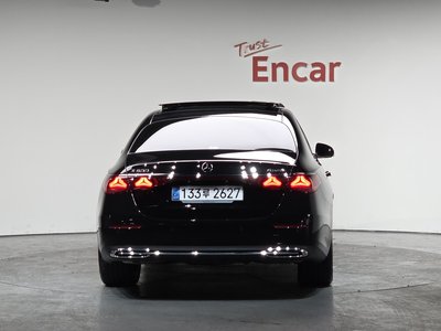 MERCEDES-BENZ E-CLASS - 4