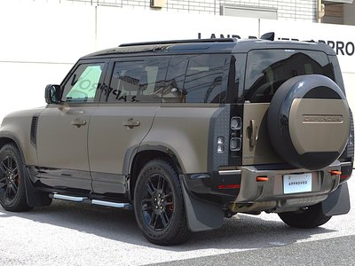 LAND ROVER DEFENDER - 7