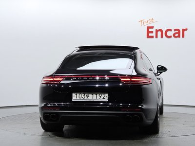 PORSCHE PANAMERA - 4