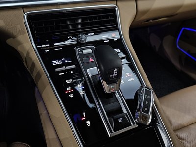 PORSCHE PANAMERA - 9