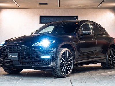ASTON MARTIN DBX - 5