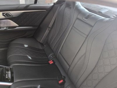 BMW M8 GRAN COUPE - 7