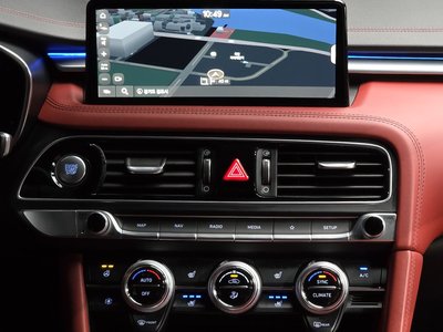 2022 Genesis THE NEW G70 thumbnail 14