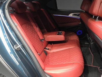 2022 Genesis THE NEW G70 thumbnail 12