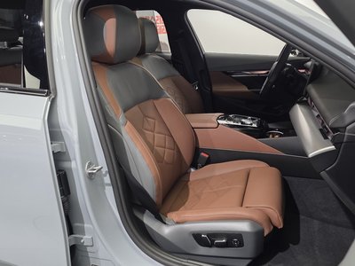 صورة مصغرة 12 لـ 2025 BMW 5 SERIES
